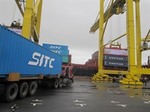 First 2017 cargo ship docks at Da Nang port