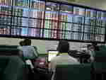 Shares advance in both markets