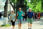 Int’l tourists jump some 30%