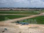 MoT proposes upgrading airport runways in Ha Noi, HCM City