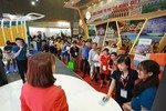 Vietnam Airlines offers preferential airfares at travel expo in HCM City