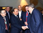 Prime Minister meets leaders of multinational groups in Davos