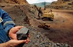 Ministry allows exports of iron ore bought from Quy Xa Mine
