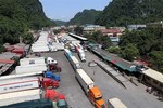 Customs to work extra hours to clear truck jam at border