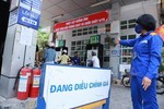 Petrol prices up nearly VND1,000 per litre