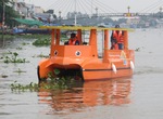 Korean company organises Mekong River clean-up in Vinh Long Province