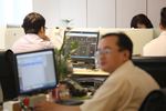 VN stocks mixed, trading liquidity remains moderate