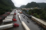 Imports stuck at border gates due to new Chinese rules