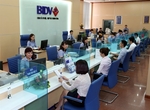 VN-Index retreats to near 990 points at weekend