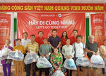 Lock&Lock provides gifts to disadvantaged families in Soc Trang