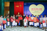 Lock&Lock presents gifts to disadvantaged families in northern mountainous provinces