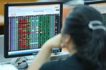 Shares advance, VN-Index back to 1,190 point level