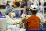 Rapid vaccination and targeted policies key to Viet Nam’s endemic growth