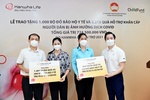 Hanwha Life Vietnam supports health workers and families affected by COVID-19