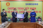 Samsung Vietnam donates nearly VND11 billion to Thai Nguyen Province in COVID-19 fight