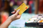 HDBank Petrolimex 4-in-1 super card makes cashless payment easy