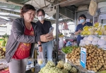 Can Tho City pilots cashless payment at traditional market