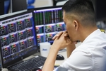 Brokerage revenue falls at most securities companies amid market contraction