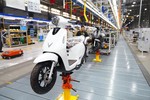 Partnerships key to developing electric two-wheelers: experts