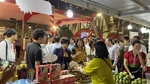 Son La Plum Week and Safe Agricultural Products open in Ha Noi
