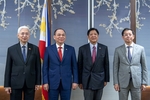President of the Philippines meets with Vingroup Chairman