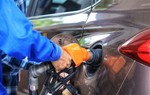 Petrol prices rise by over VNĐ700  per litre