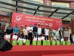 Saigon Co.op sends workers home for Tết by free buses