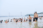 Cooling down in the Red River