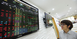Markets trading slows close to Tet