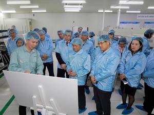 Samsung seeks more VN part suppliers