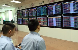 Property stocks boost VN-Index
