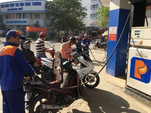 PM keeps eye on petrol prices