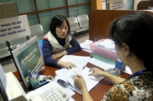 In a first, domestic tax collection hits VND1 quadrillion