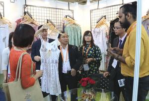 Viet Nam’s leading textile firms attend the sixth India International Silk Fair