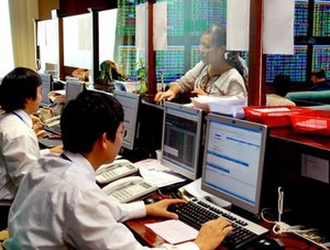 Stock markets recover and hold gains