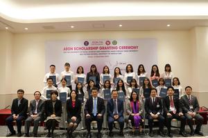 VN university students receive AEON Scholarships