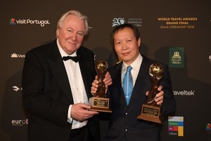 Vietnam Airlines receives two awards at World Travel Awards 2018