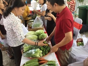 Consumers should learn about food safety to protect themselves: seminar