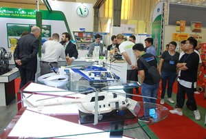 Russian firms showcase goods at expo