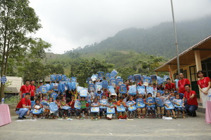 Canon donates classrooms to schools in Yen Bai, Quang Binh