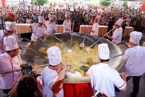 Biggest rice pan in Viet Nam record set