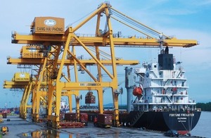 VN records huge trade surplus in UK market