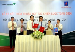 Vietcombank, PV GAS up co-operation