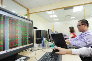 VN stocks advance on positive market sentiment