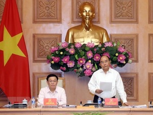 PM urges policies for stable growth in H2