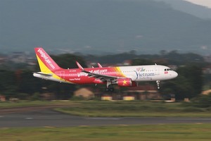 Vietjet sells hundreds of cheap tickets at int’l tourism expo