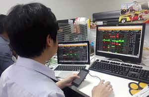 VN stocks fall on cautious sentiment
