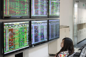 Launch of CPTPP fails to rescue stocks