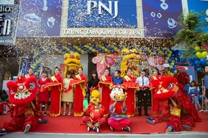 Jewellery maker PNJ opens showroom in HCM City