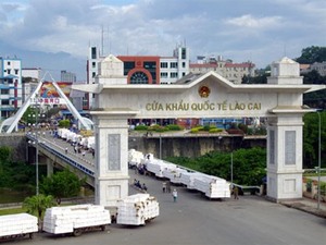 Lao Cai border gates break trade record